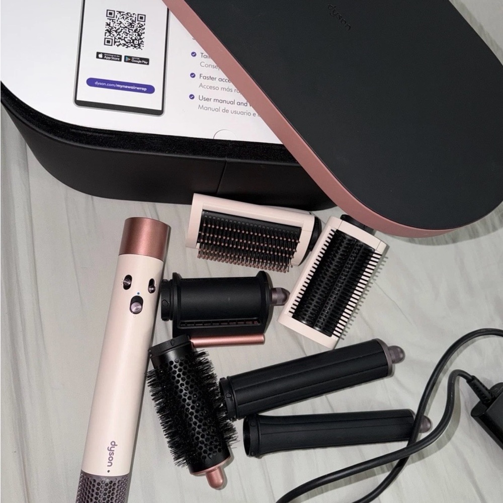 Dyson Multi-Styler in Rose and Black